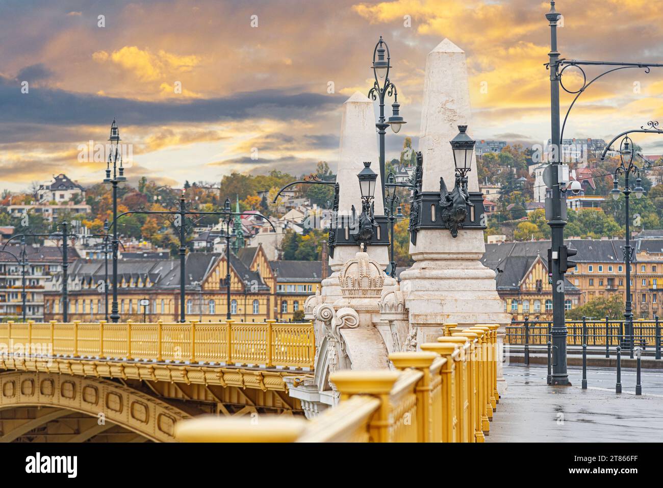 View margaret bridge sunset hi-res stock photography and images - Alamy