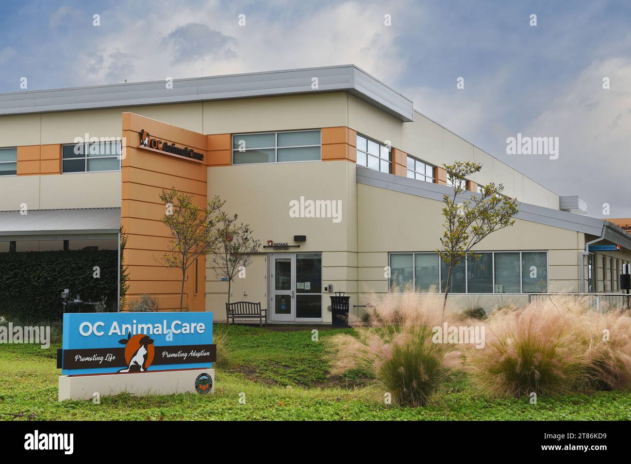 TUSTIN, CALIFORNIA - 18 NOV 2023: The OC Animal Care Center on Victory Rd, Tustin, provides temporary shelter and medical care for lost and stray anim Stock Photo