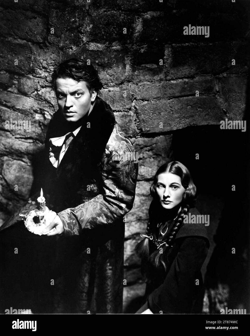ORSON WELLES as Edward Rochester and JOAN FONTAINE as Jane in JANE EYRE 1943 director ROBERT