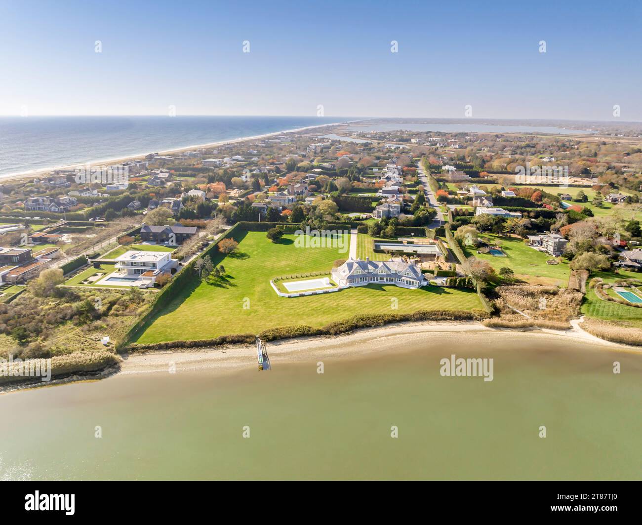 aerial view of waterfront homes in sagaponack, ny Stock Photo Alamy