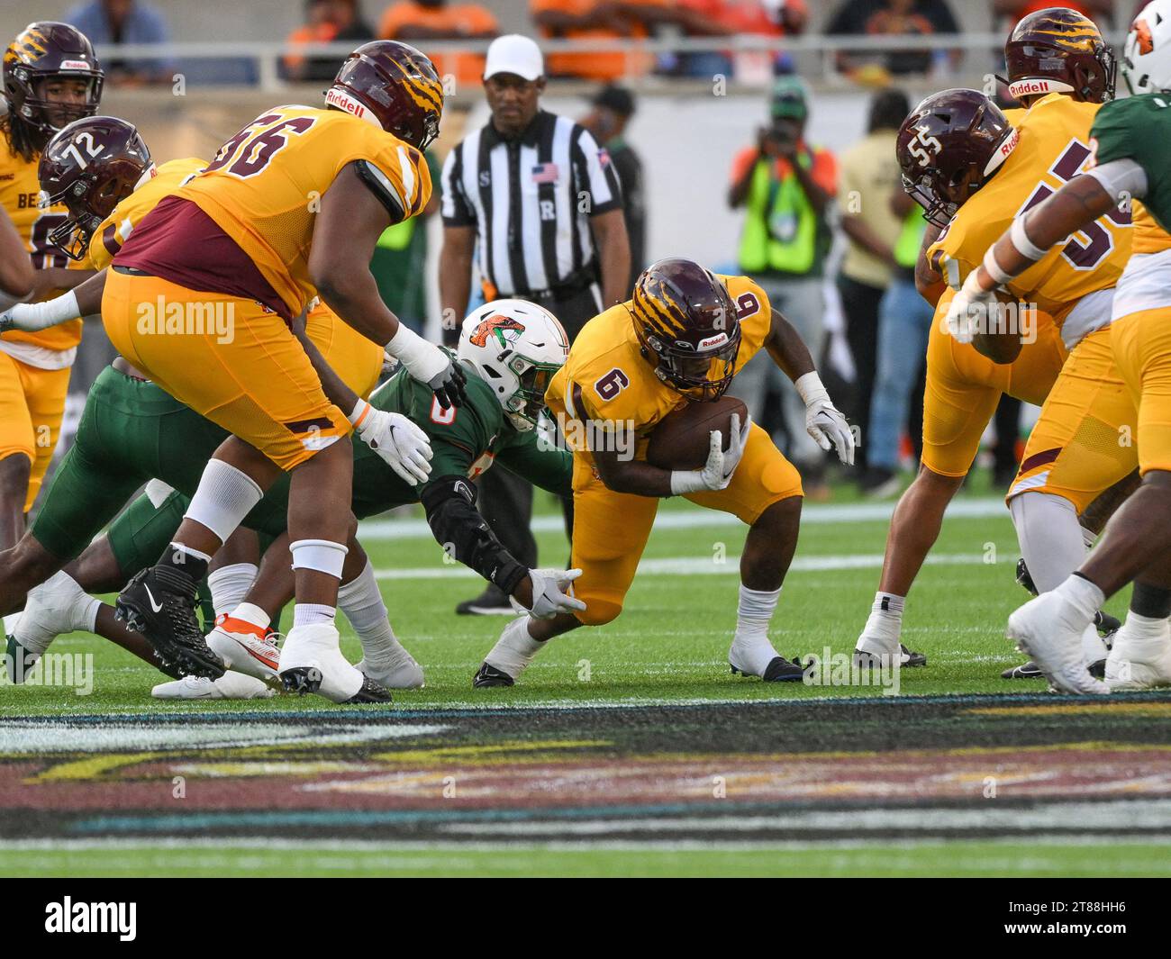 Orlando, FL, USA. 18th Nov, 2023. Bethune Cookman running back Jimmie