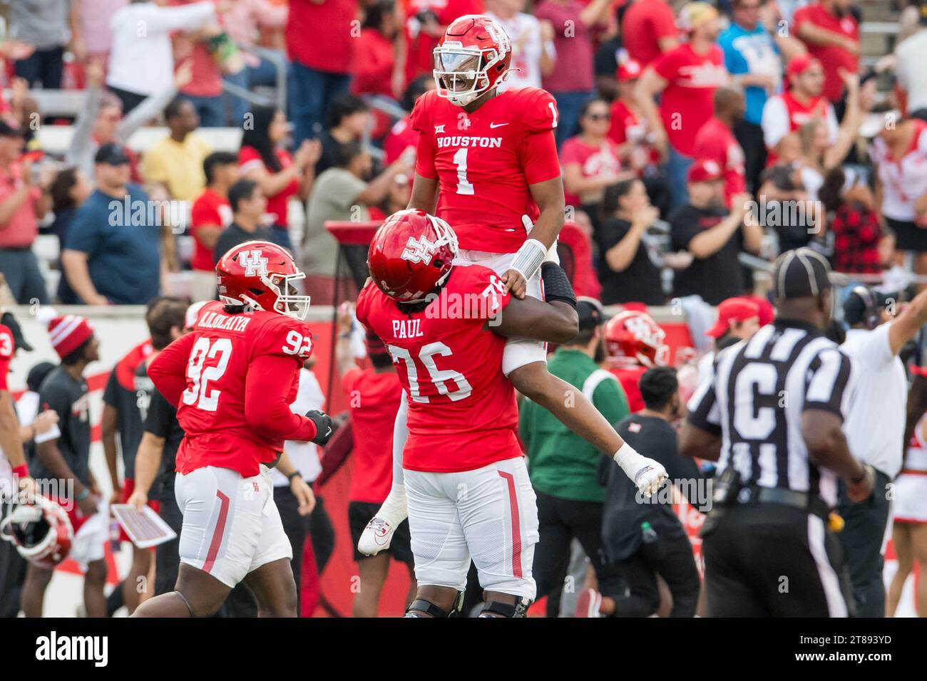 Houston, TX, USA. 18th Nov, 2023. Houston Cougars quarterback Donovan Smith (1) celebrates his touchdown pass with offensive lineman Patrick Paul (76) during a game between the Oklahoma State Cowboys and the Houston Cougars in Houston, TX. Trask Smith/CSM/Alamy Live News Stock Photo