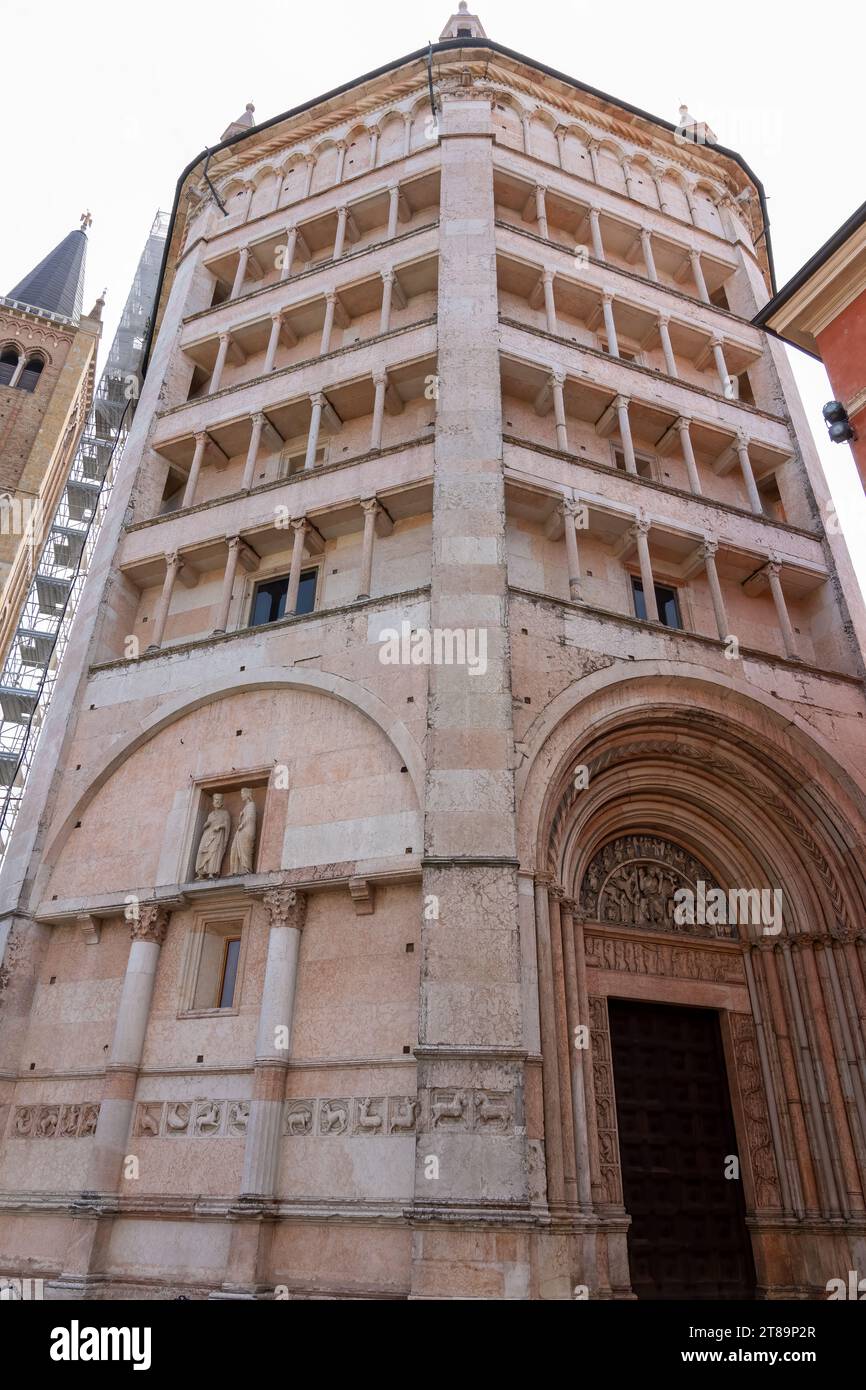 street scene from Bologna, a large Italian city Stock Photo - Alamy