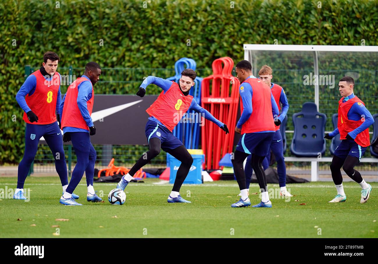 England's Declan Rice (centre) during a training session at the ...