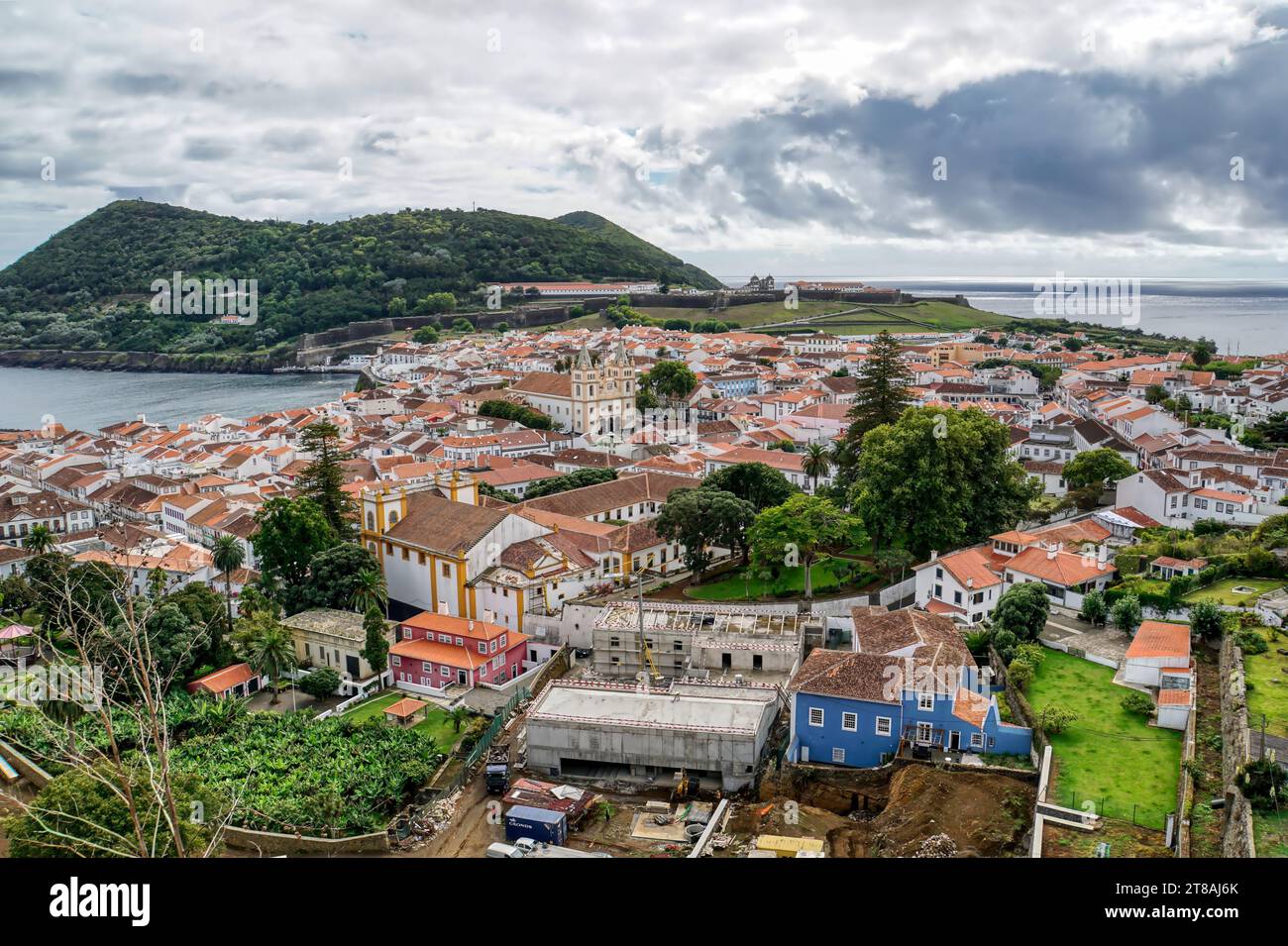 Cidade de Angra do Heroísmo e o Monte Brasil, na Ilha Terceira – Açores – Portugal Stock Photo