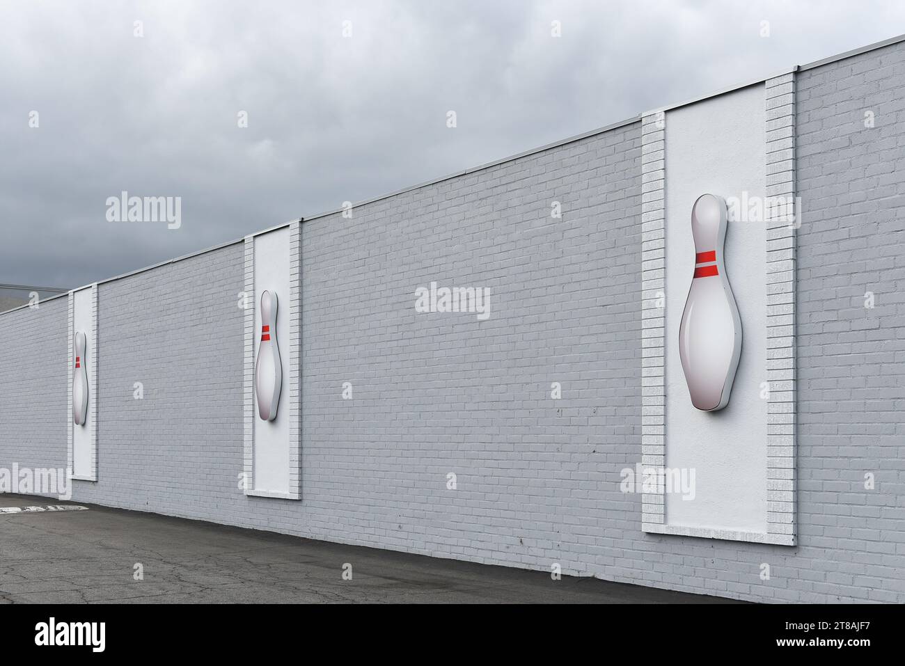 WESTMINSTER, CALIFORNIA - 25 OCT 2023: Bowling Pins on the side of the Westminster Lanes Bowling Alley building. Stock Photo