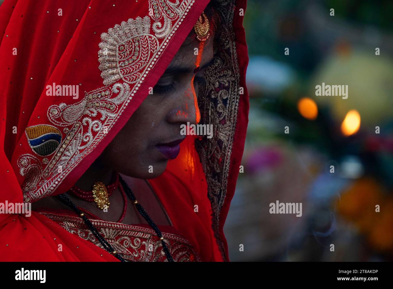 Hindus praying god river hi-res stock photography and images - Alamy