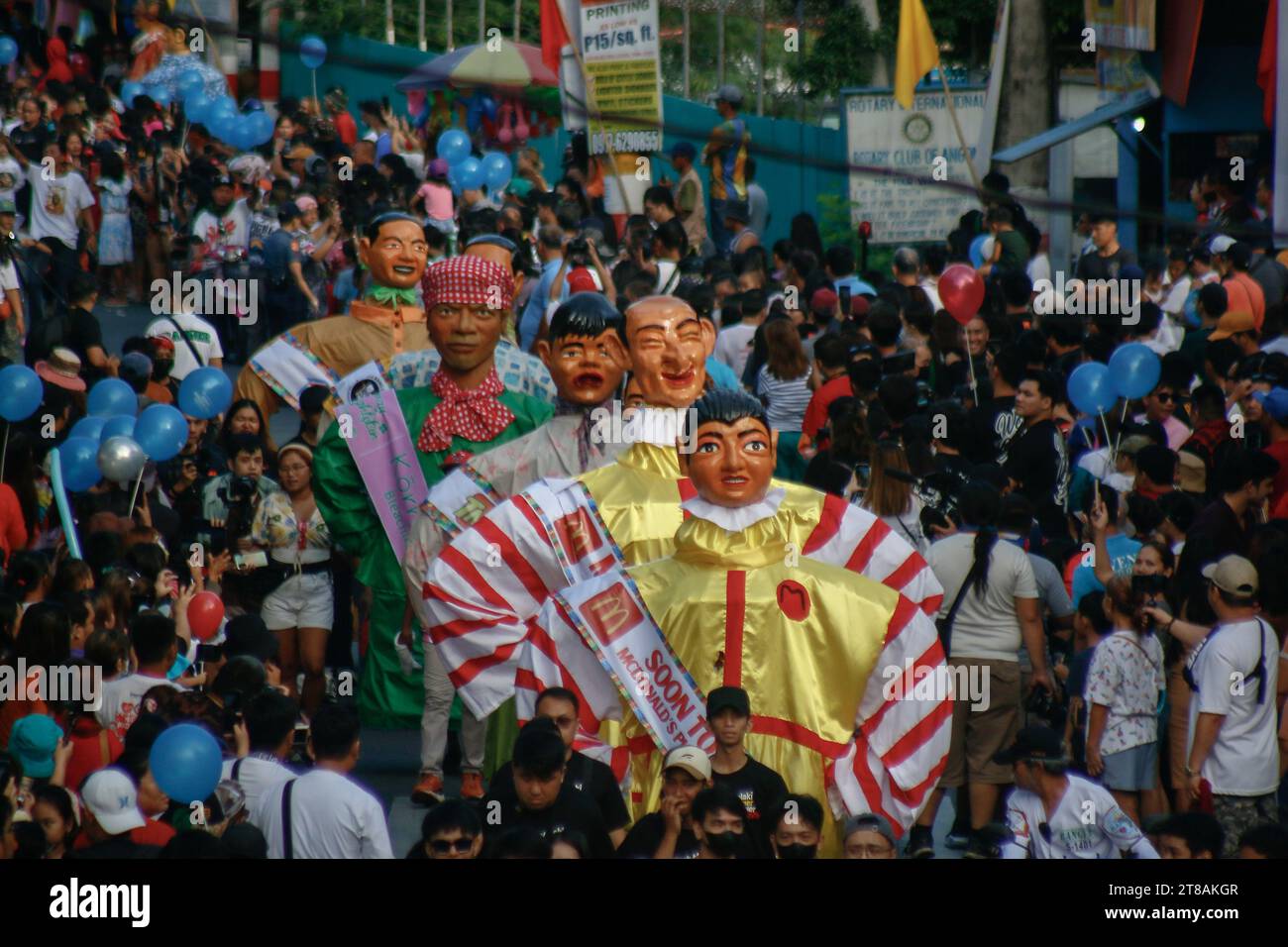 Angono, Rizal, Philippines. 19th Nov, 2023. A papiermache statues