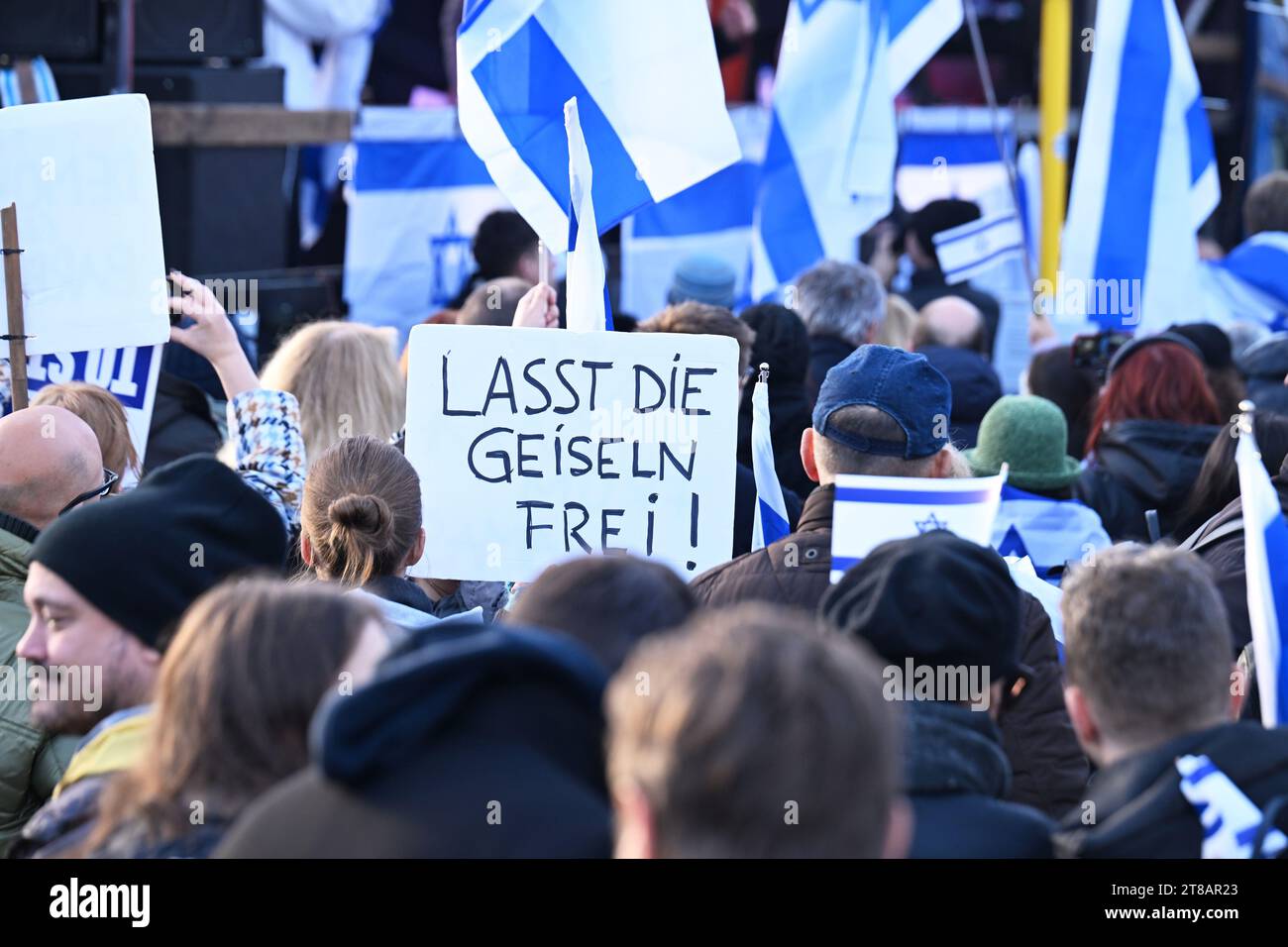 19-november-2023-berlin-release-the-hostages-is-written-on-a-banner