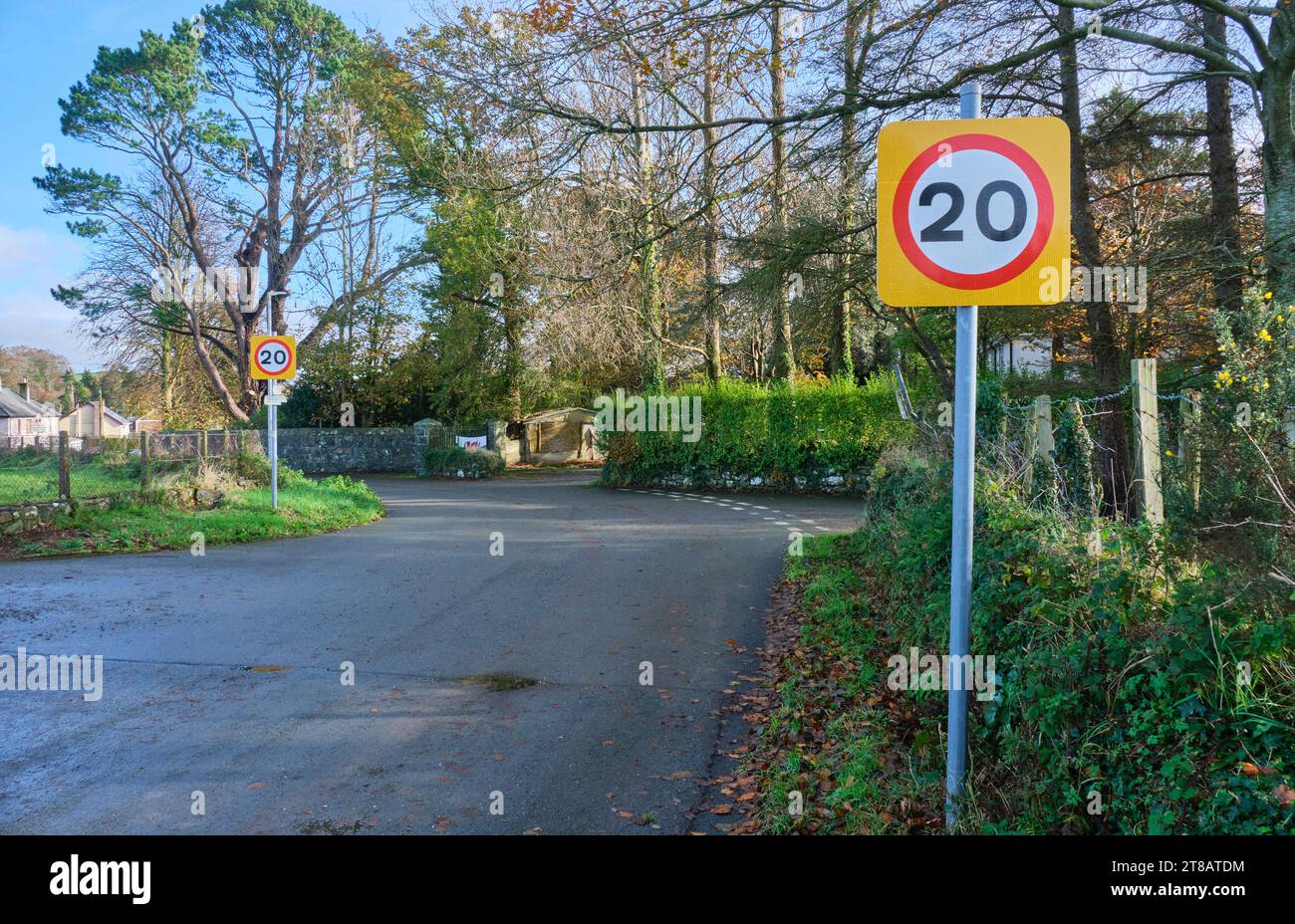 20mph speed limit road sign at Criccieth, Gwynedd, Wales Stock Photo