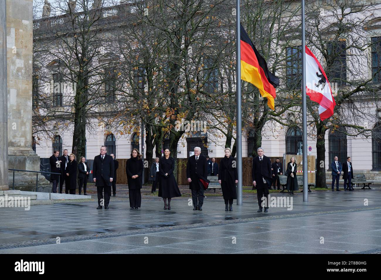 Volkstrauertag, Staatsspitze bei der Neuen Wache Berlin Volkstrauertag, Kranzniederlegung für