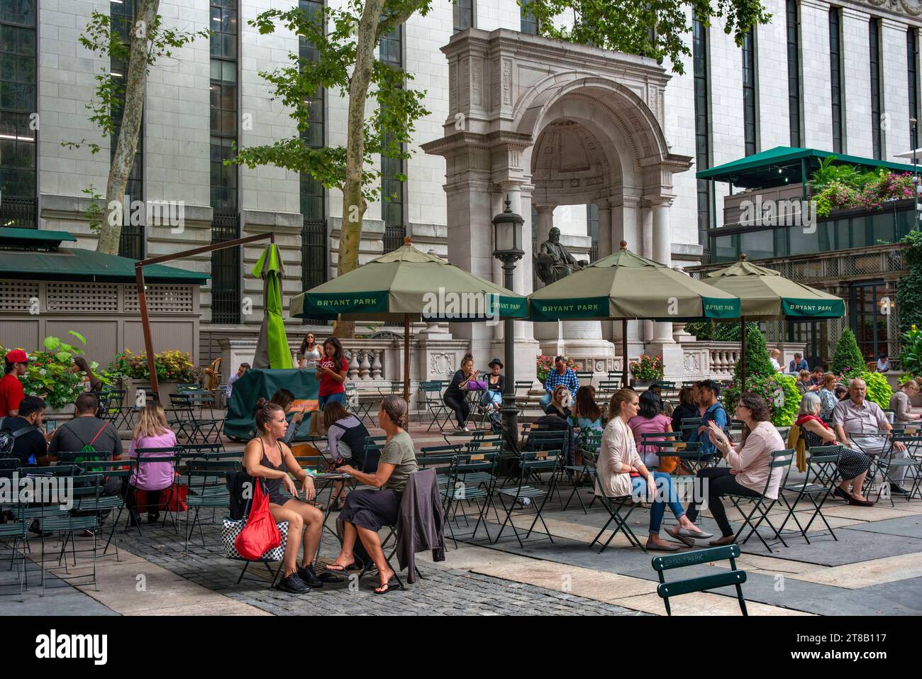 Bryant Park, read corner, bars and restaurants, Midtown Manhattan, New