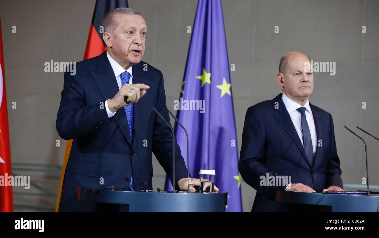 Berlin, Germany, November 17, 2023. The Turkish President, Recep Tayyip Erdogan, is received by the German Chancellor, Olaf Scholz. Stock Photo