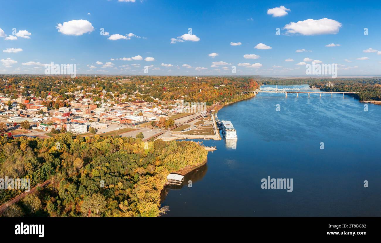 Aerial view of the city of Hannibal in Missouri from Lovers Leap