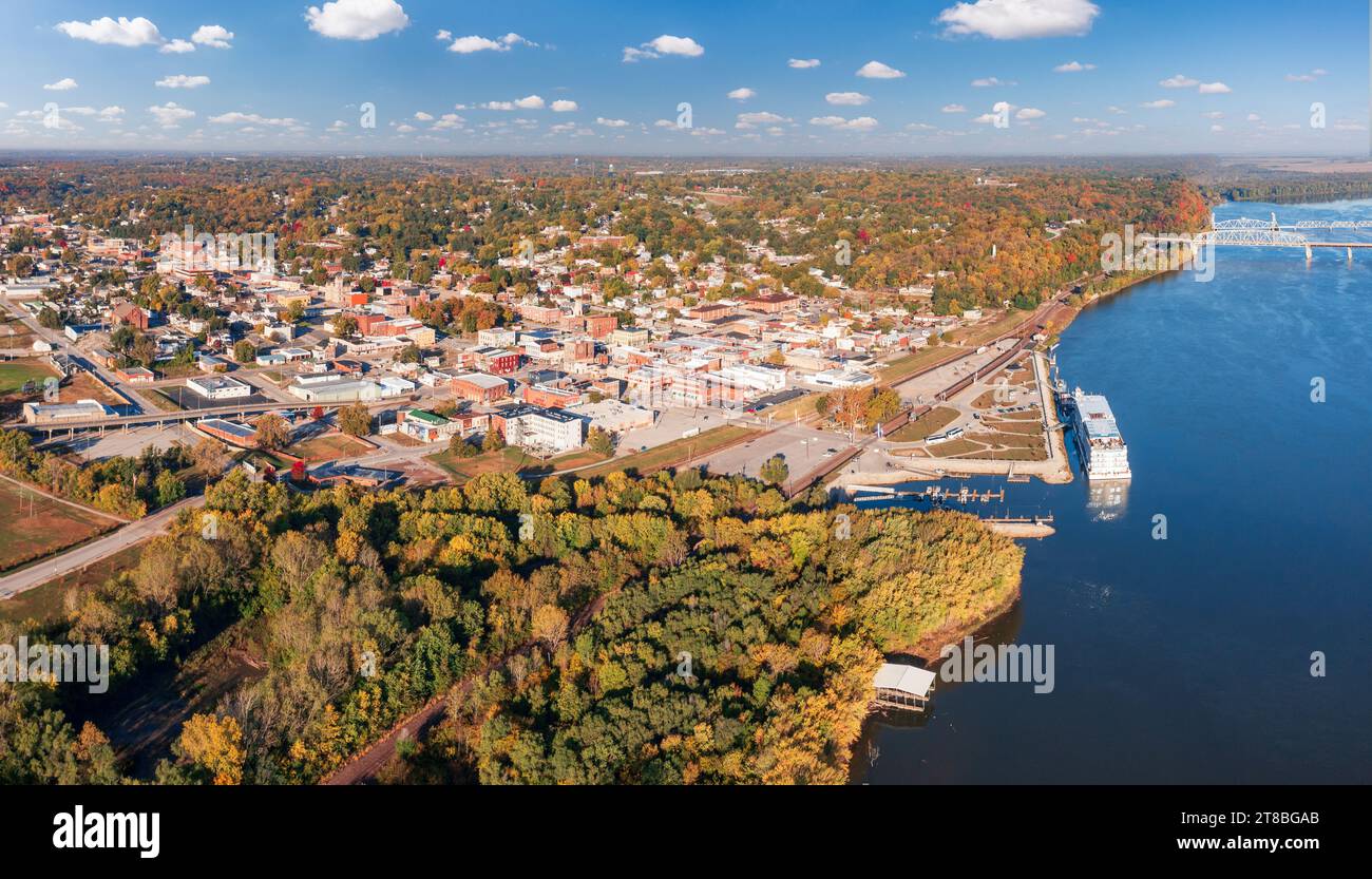 Aerial view of the city of Hannibal in Missouri from Lovers Leap