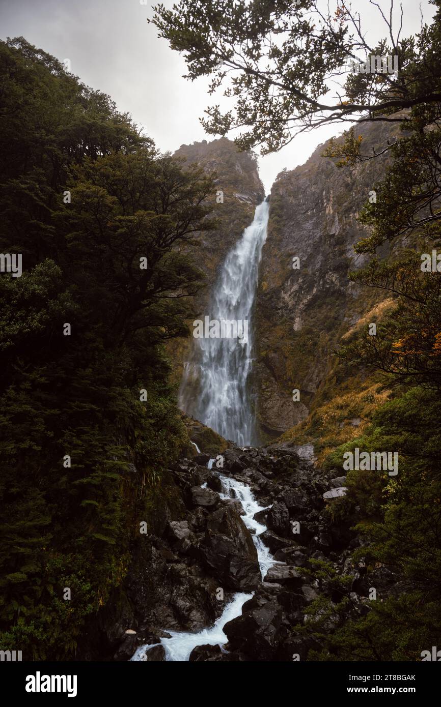 Devil’s punch bowl hires stock photography and images Alamy