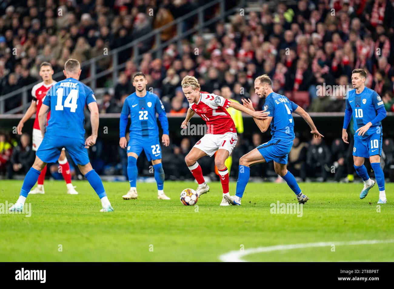 Copenhagen, Denmark. 17th, November 2023. Morten Hjulmand (11) of ...