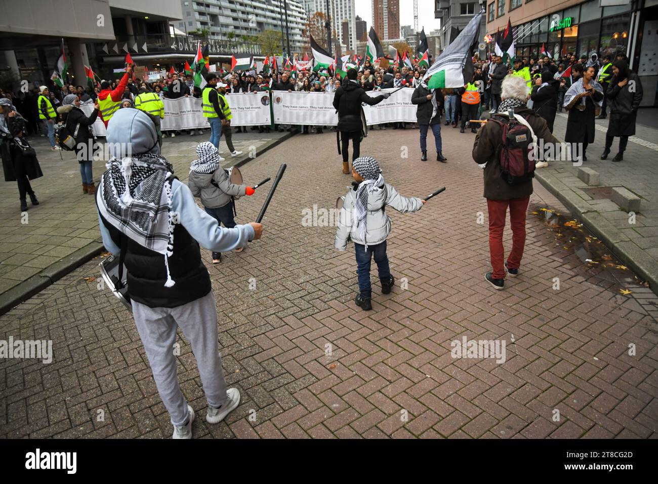Rotterdam,The Netherlands,19th november,2023. Thousands of people gathered in the centre of Rotterdam to protest the war in Gaza.Credit:Pmvfoto/Alamy Live News Stock Photo