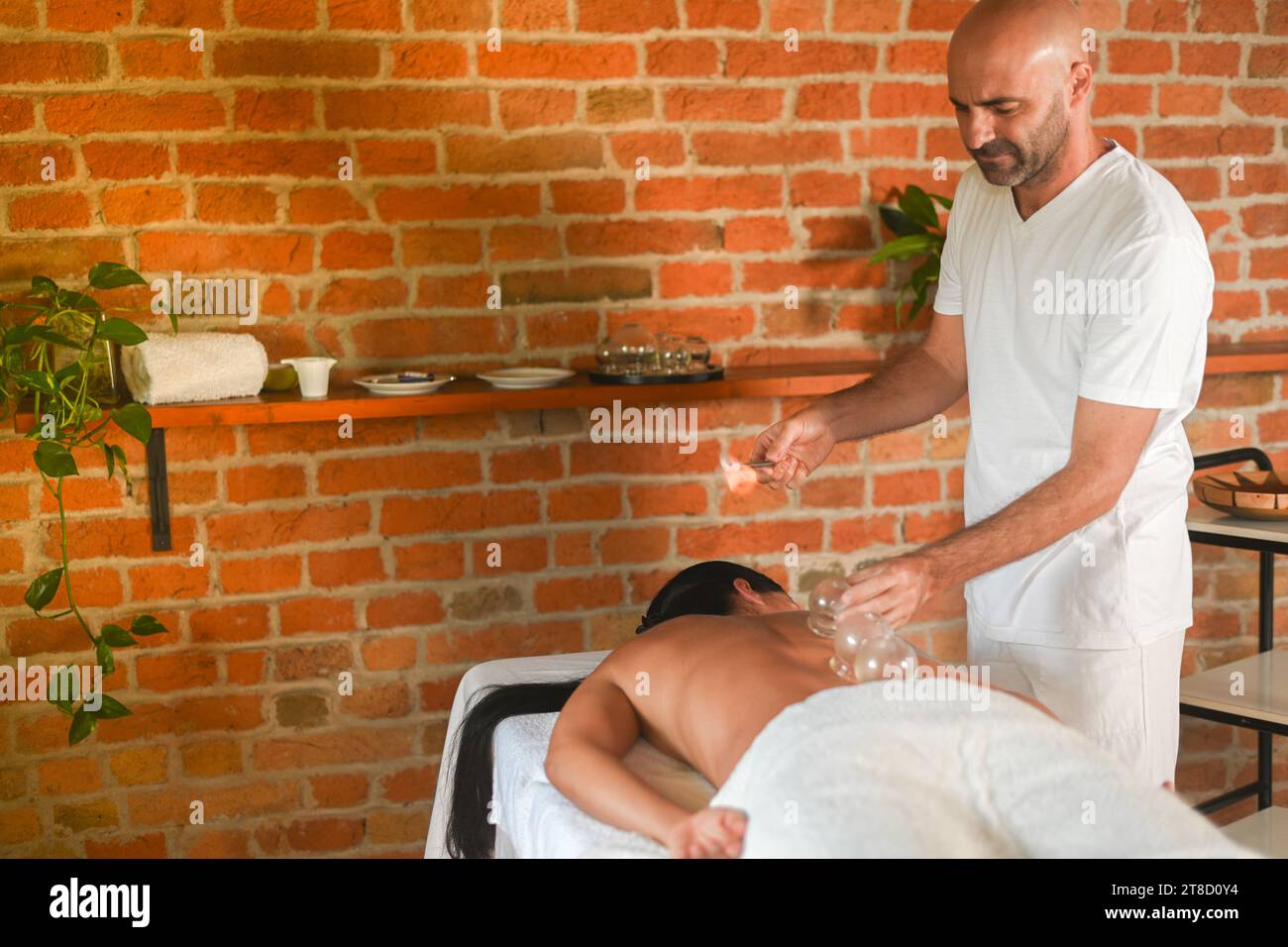 Massage woman back two hi-res stock photography and images - Page 4 - Alamy