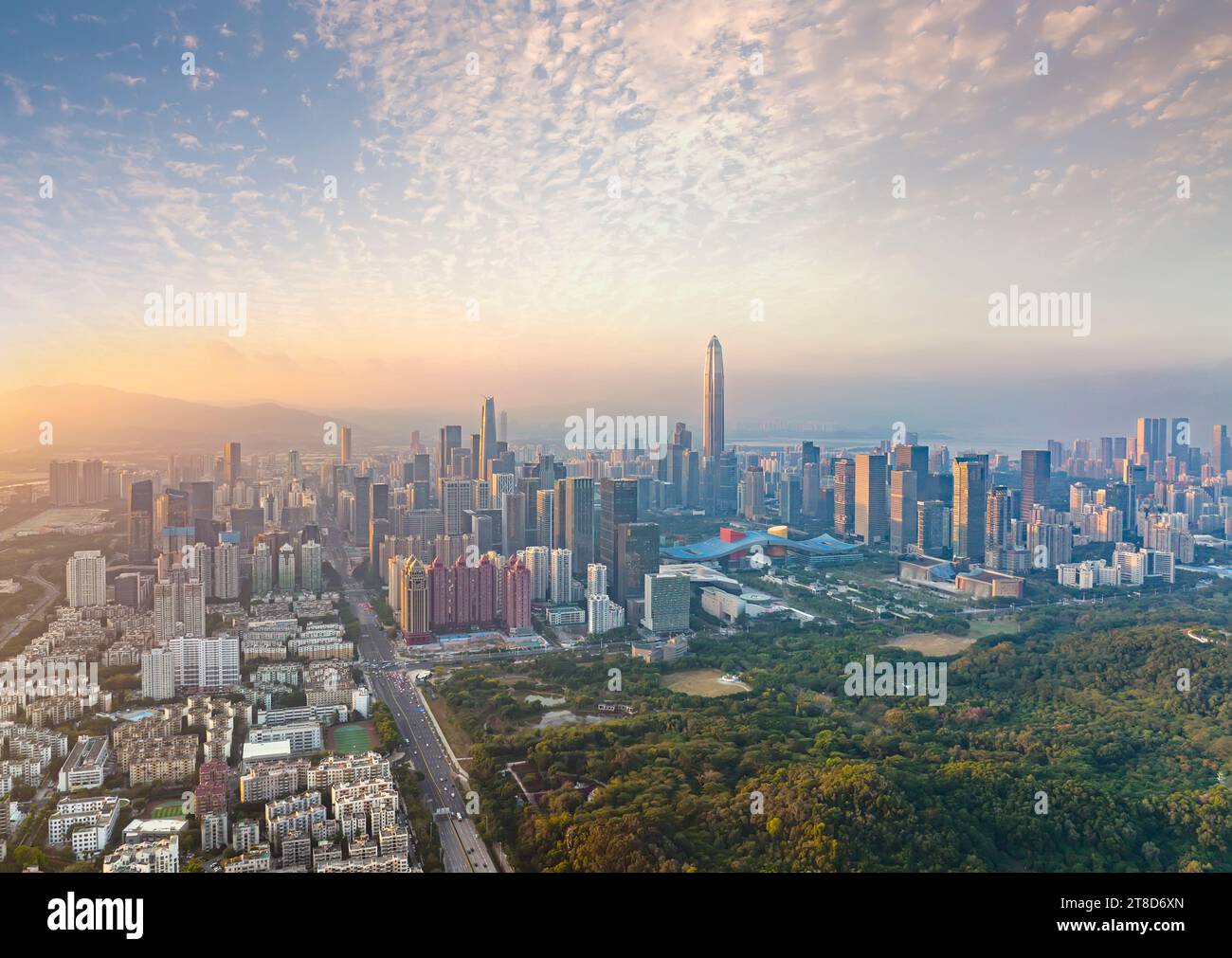 Shenzhen central business district hi-res stock photography and images ...