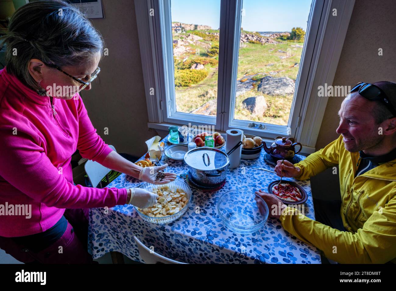 Making a pie and having breakfast on gustavsv rn lighthouse island near