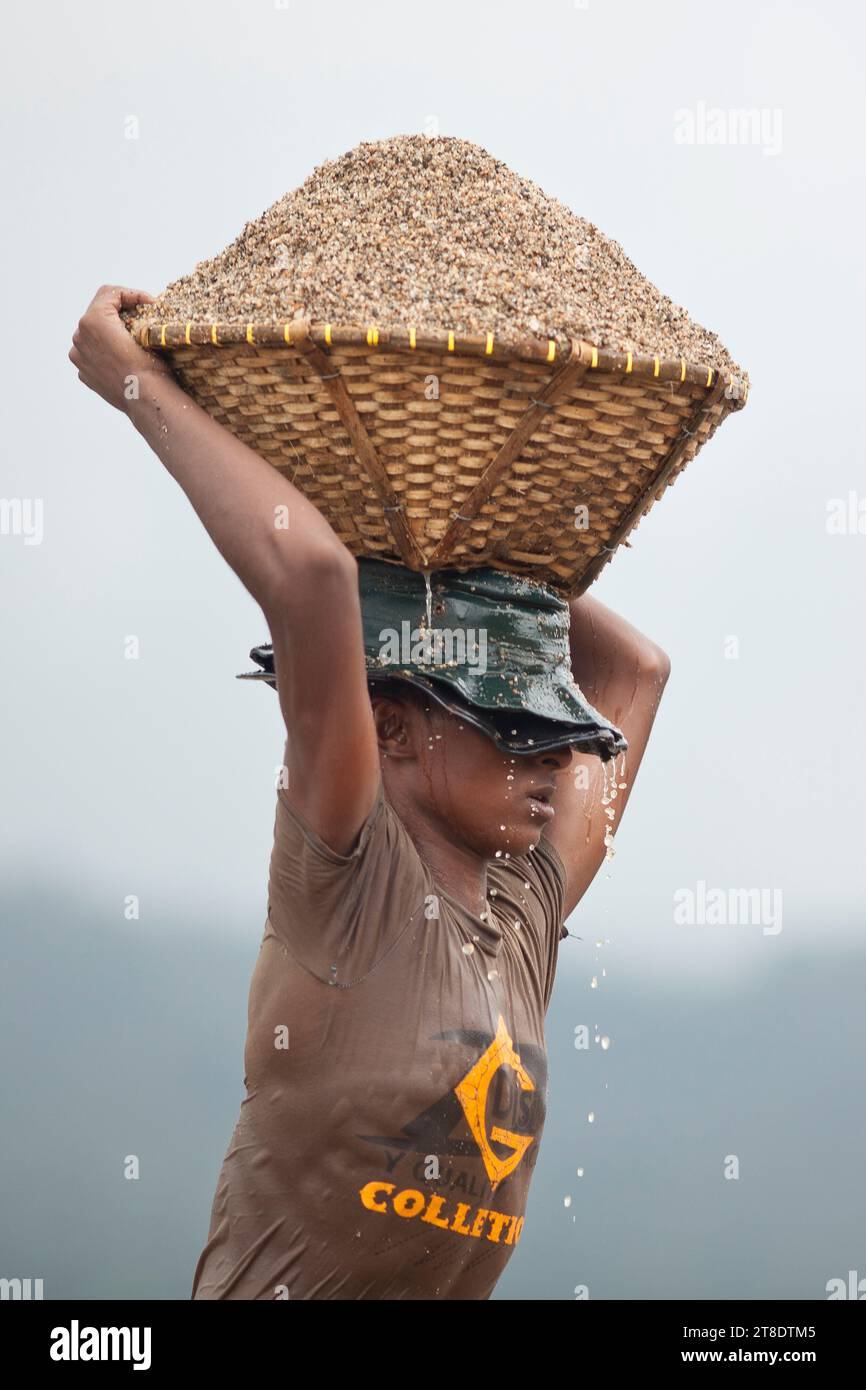 Rock collectors, Jaflong, Bangladesh Stock Photo
