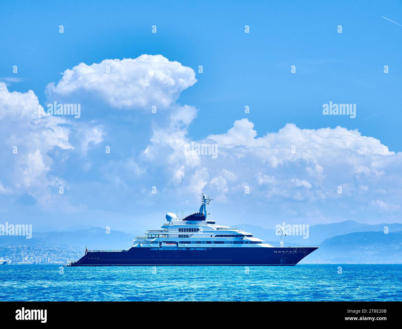 126m megayacht, OCTOPUS at anchor off Antibes Stock Photo Alamy