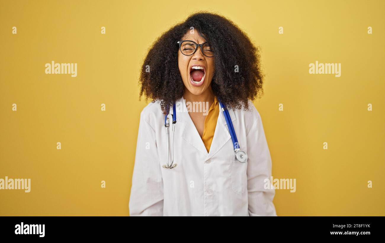 Angry african american doctor hi-res stock photography and images - Alamy