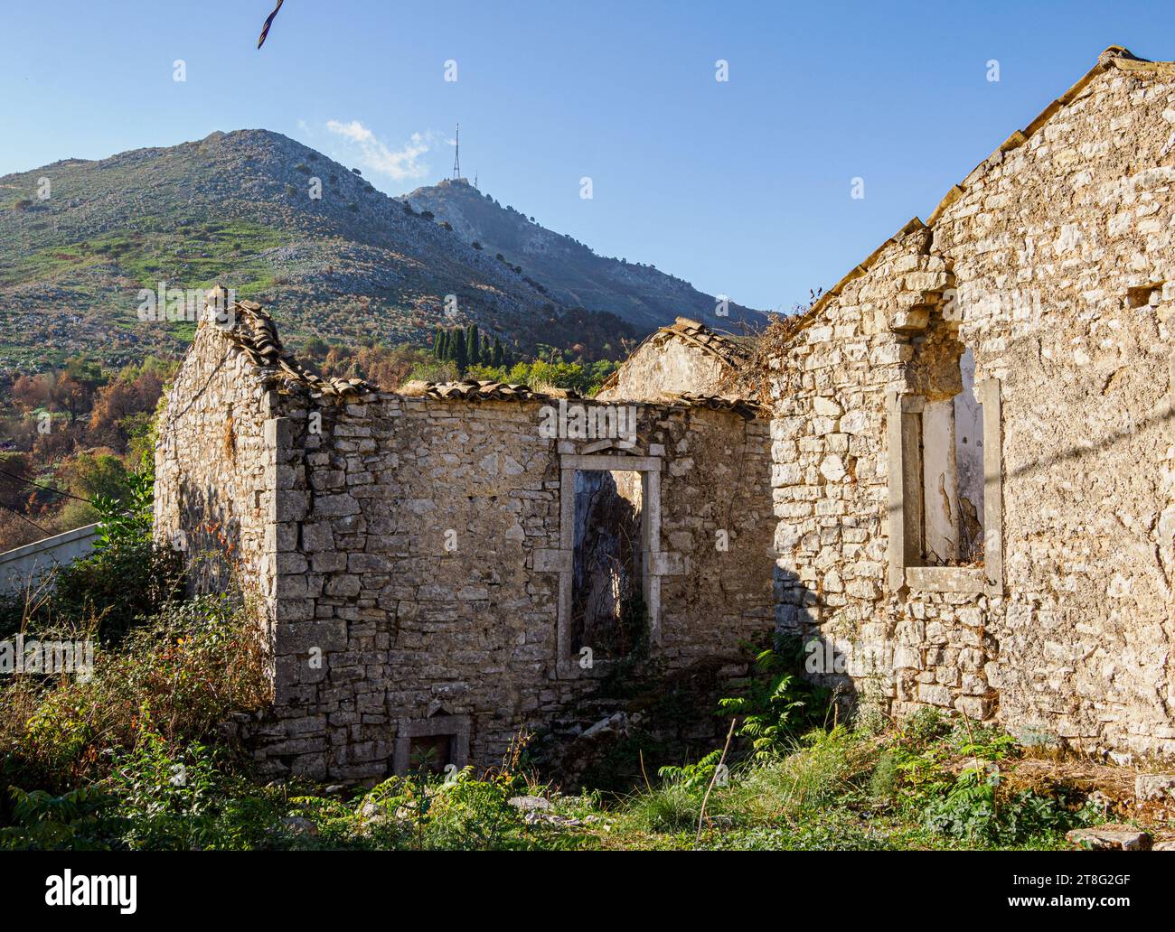 Ruined building in the partially abandoned village of Old Perithia (Palea Peritheia) on the high slopes of Mt Pandokratoras in Corfu Greece Stock Photo