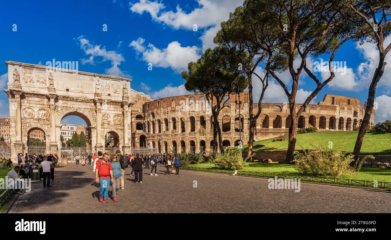 Rome, Italy, 8 november 2023 - View of the Arco di Costantino (Arch of Constantine) next to the Colosseum in Rome Stock Photo