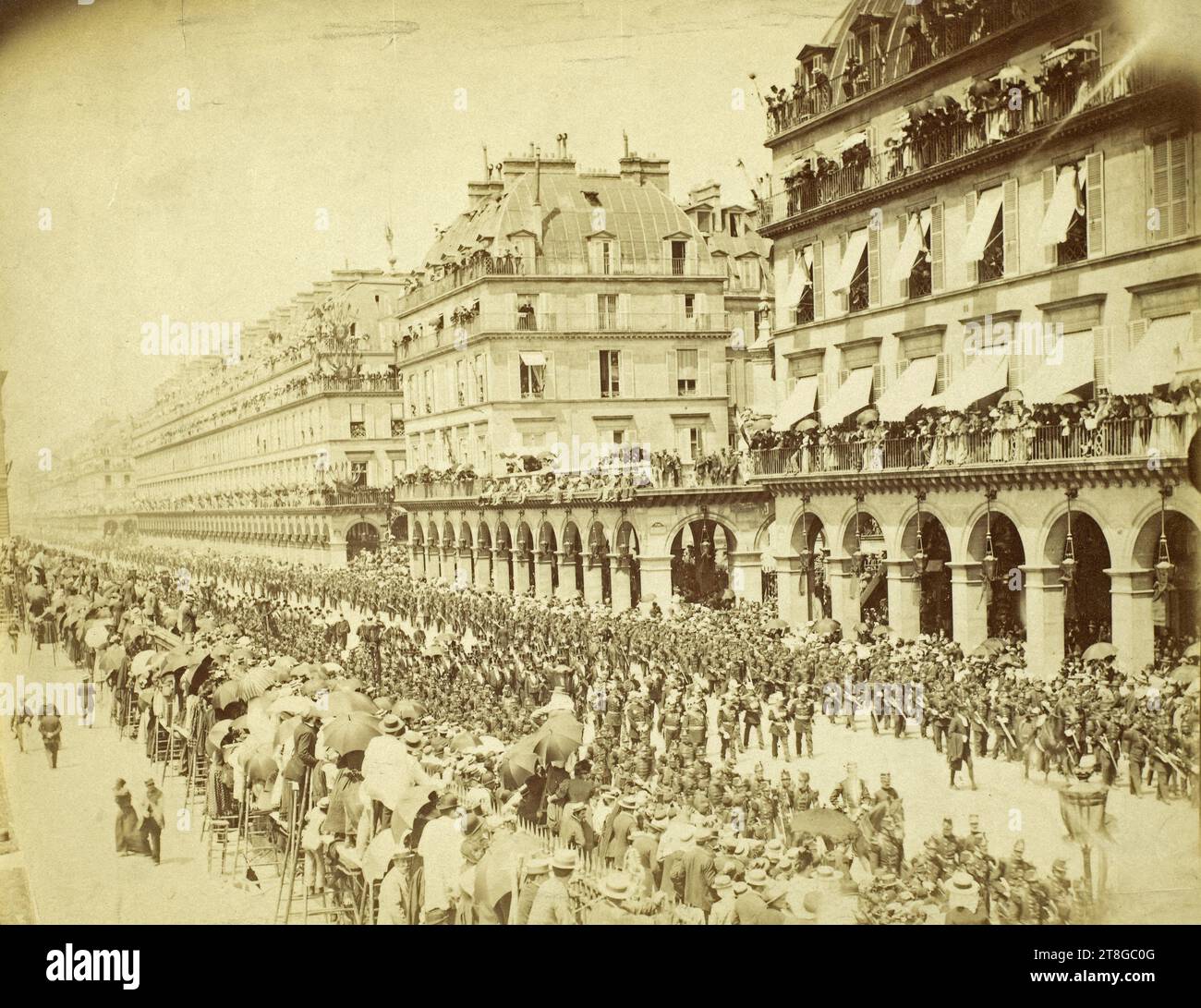 The funeral of Victor Hugo, part two of the national event: the passage of the procession of officials on rue de Rivoli, 1st arrondissement, Paris, June 1, 1885, Photographer, In 1885, Photography, Graphic arts, Photography, Dimensions - Work: Height: 21 cm, Width: 27 cm Stock Photo