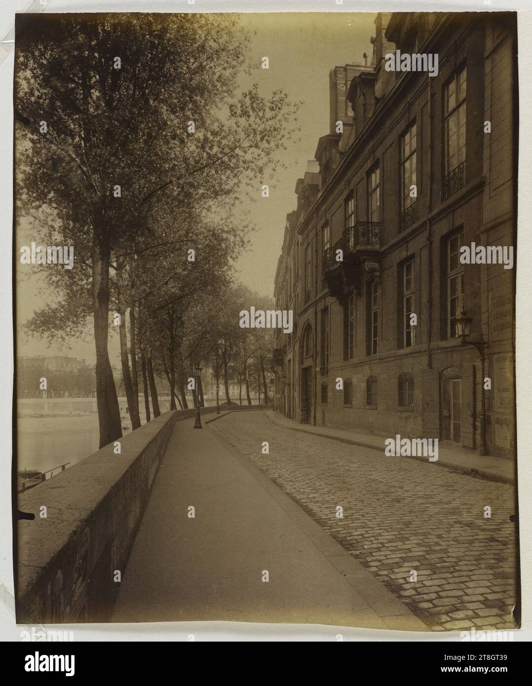 Hôtel Lauzun, 17 quai d'Anjou, 4th arrondissement, Paris, Atget, Eugène (Jean Eugène Auguste Atget), Photographer, Photography, Graphic arts, Albumen print, Dimensions - Work: Height: 21.6 cm, Width: 17.9 cm Stock Photo