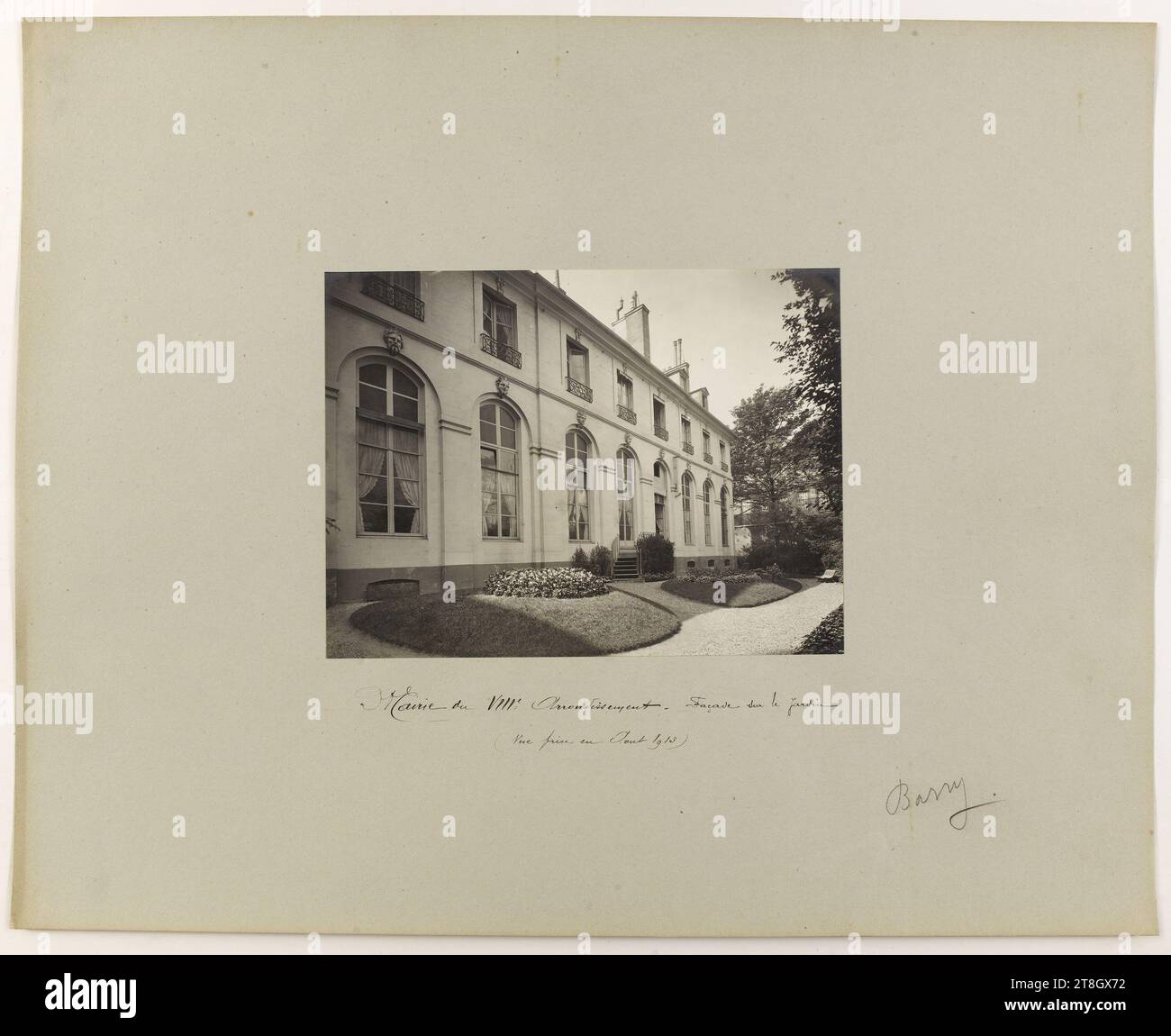 Garden side of the 8th arrondissement town hall, Paris, Barry, Jean, Photographer, En 8-1913, 20th century, Photography, Graphic arts, Photography, Gelatino silver bromide print, Dimensions - Work: Height: 16.8 cm, Width: 22.6 cm, Dimensions - Antique mount:, Height: 40 cm, Width: 49.9 cm Stock Photo