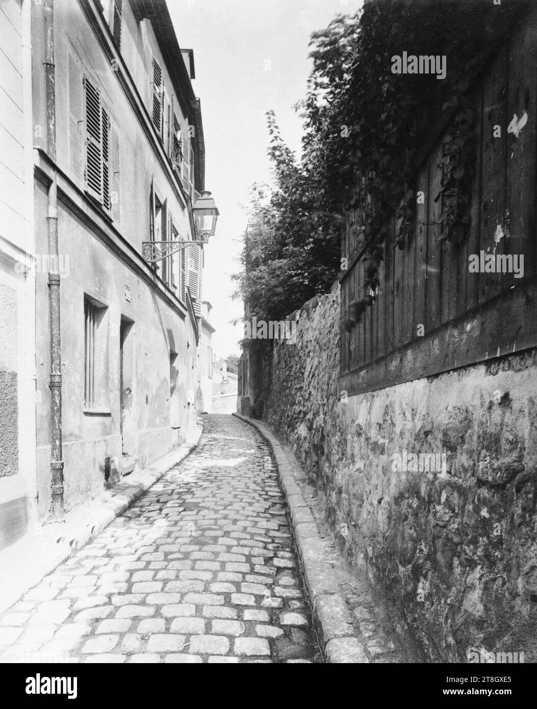 Rue cortot Black and White Stock Photos & Images Alamy