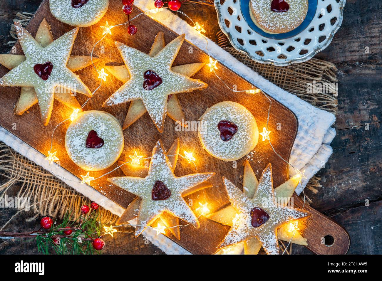 Linzer cookies - Austrian Christmas shortbread biscuits with raspberry ...