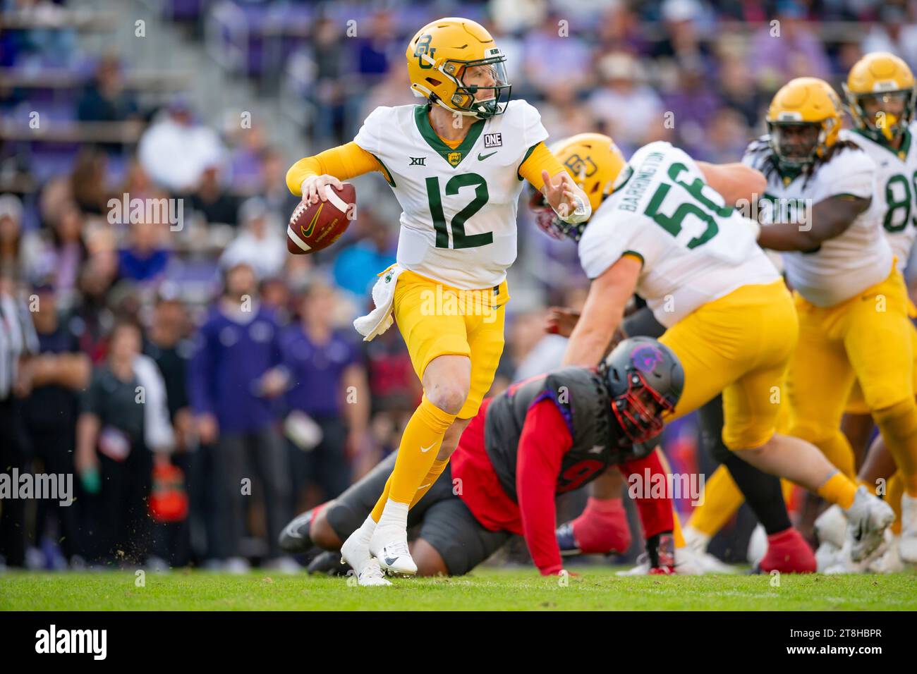 FORT WORTH, TX - NOVEMBER 18:Baylor Bears quarterback Blake Shapen (12 ...