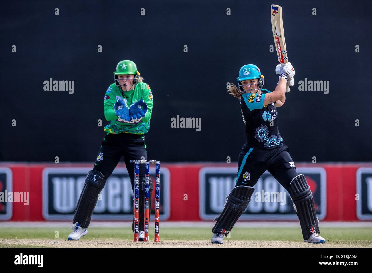 Melbourne, Australia, 19 November, 2023. Brisbane Heat player Amelia Kerr drives during Weber Women's Big Bash League (WBBL 09) match between Melbourne Stars Women and Brisbane Heat Women at the CitiPower Centre on November 19, 2023 in Melbourne, Australia. Credit: Santanu Banik/Speed Media/Alamy Live News Stock Photo