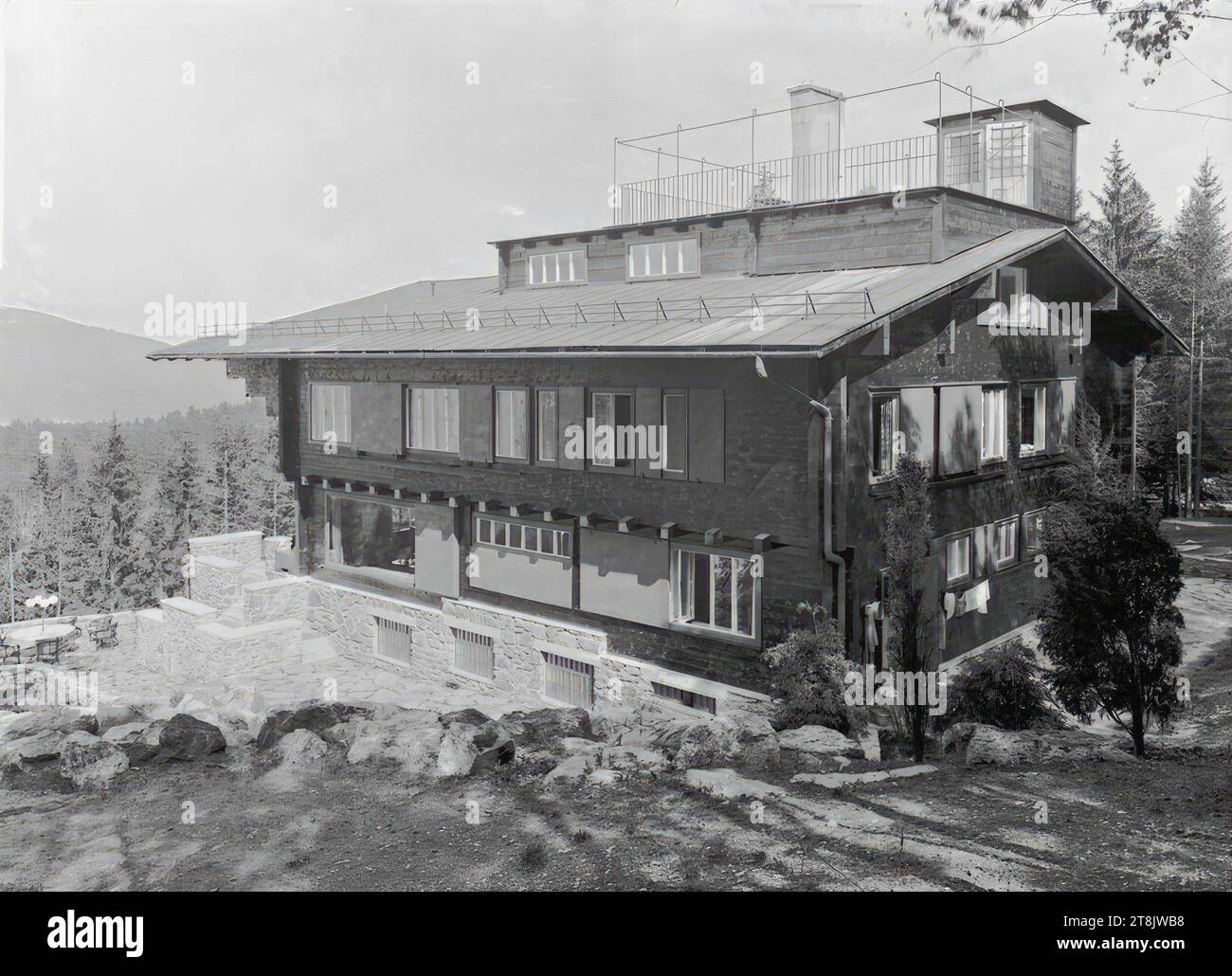 Landhaus Paul Khuner, Kreuzberg 60, Payerbach, Lower Austria, view from the southwest, oblique view, 1929-1930, negative, glass negative, plate: 18 x 24 cm Stock Photo