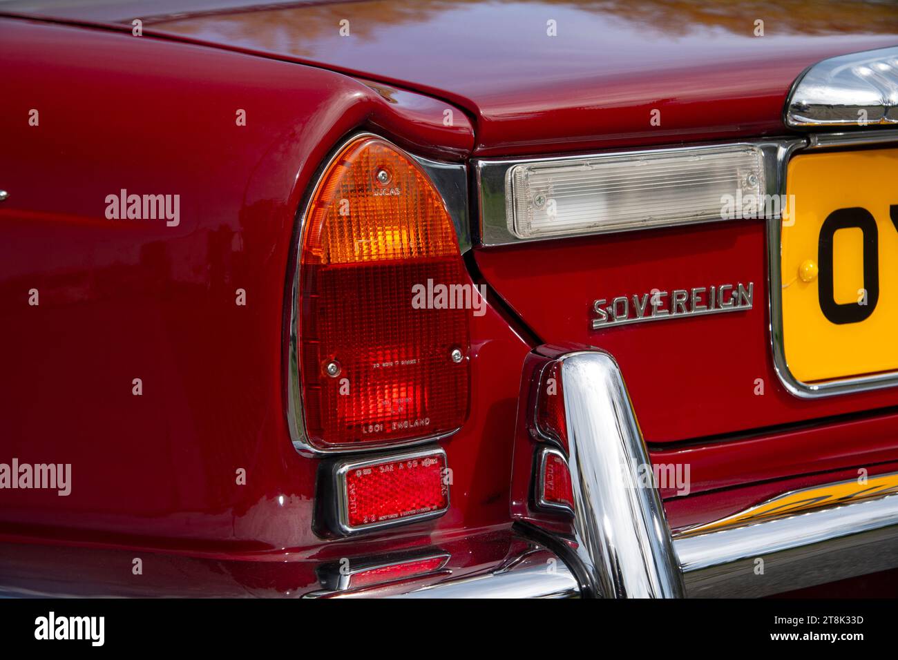 Jaguar xj sovereign hi-res stock photography and images - Alamy