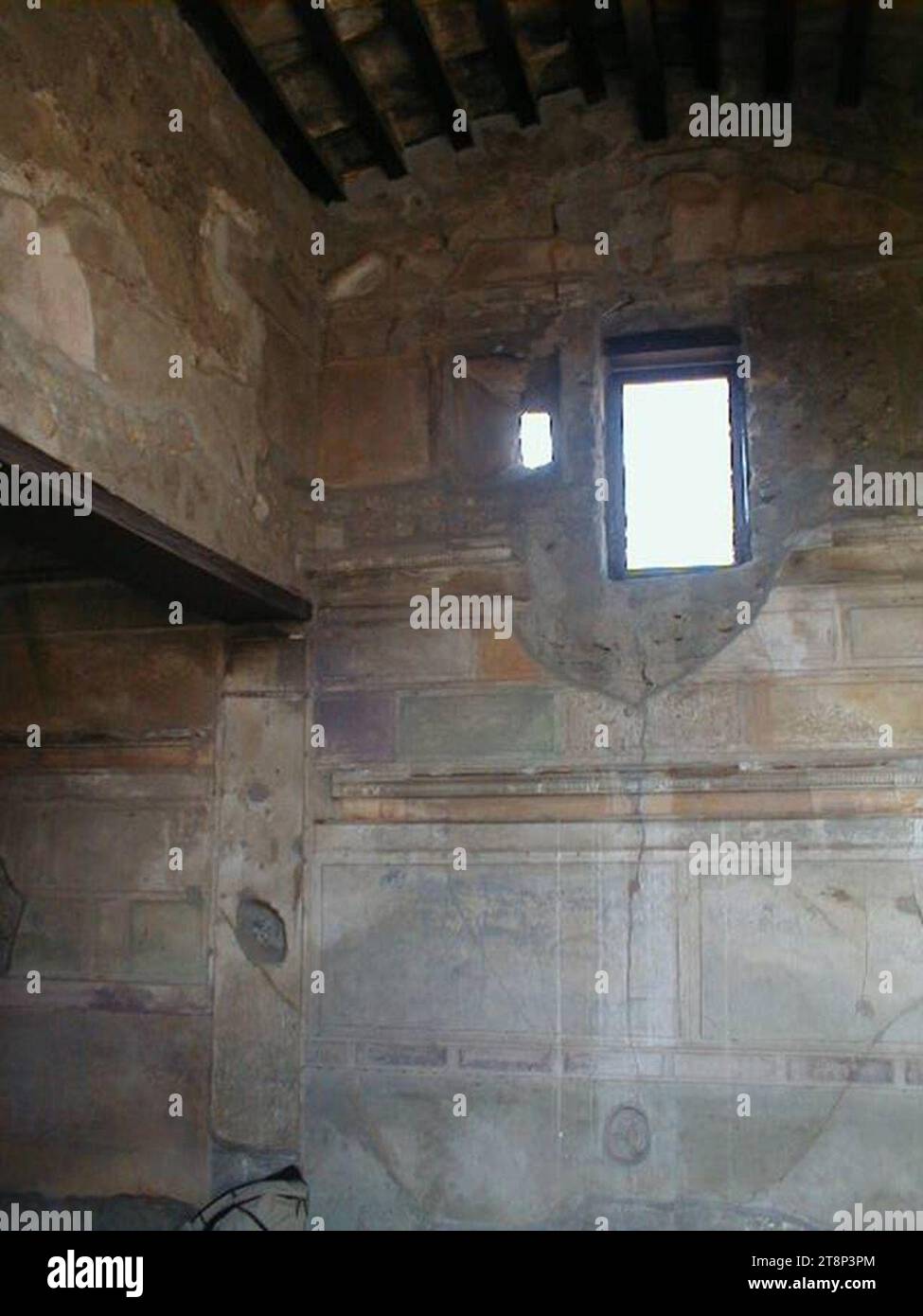 VI.9.3 Pompeii. September 2004. Cubiculum 3, on south side of entrance doorway.. Stock Photo