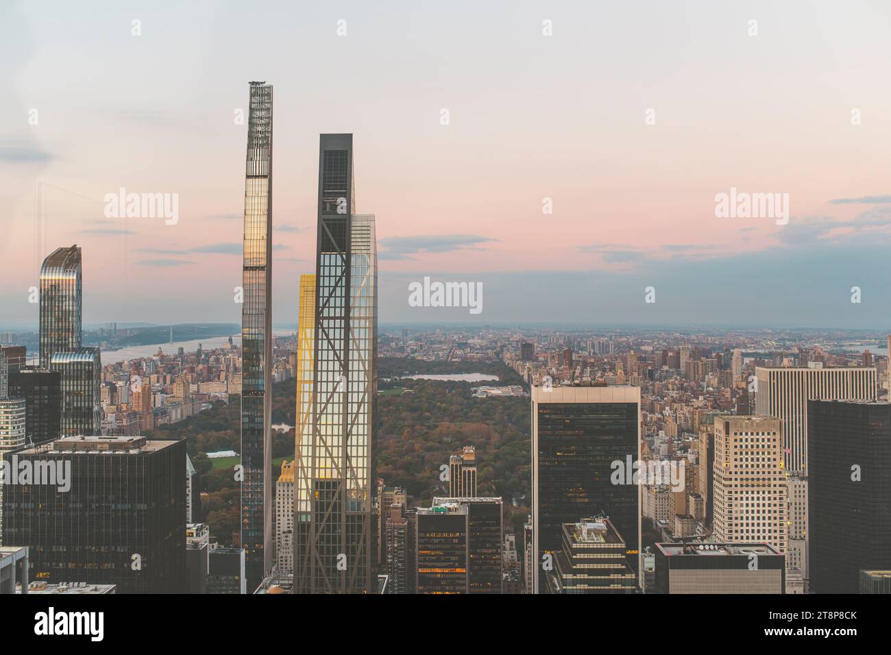 Marathon aerial skyscrapers hi-res stock photography and images - Alamy