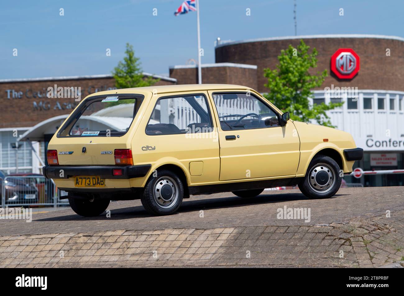 Austin metro 1983 hi-res stock photography and images - Alamy