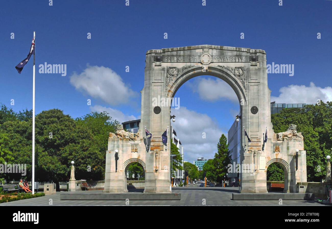 The Bridge of Remembrance Christchurch, New Zealand, The Bridge of Remembrance which links Oxford and Cambridge Terraces over the Avon River at Cashel Street was opened on Armistice Day, 11 November 1924 Stock Photo