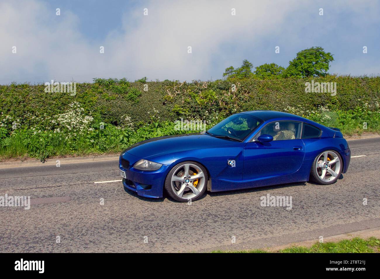 Bmw z4 3 0si coupe hi-res stock photography and images - Alamy Bmw z4 3 0si coupe hi-res stock photography and images - Alamy