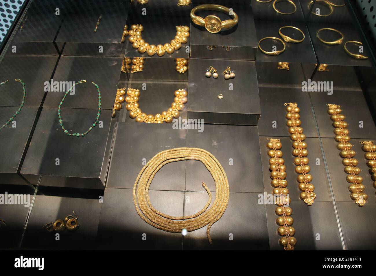 Pompeii Ruins Gold Jewelry from Pompeii, Remains of Roman city buried
