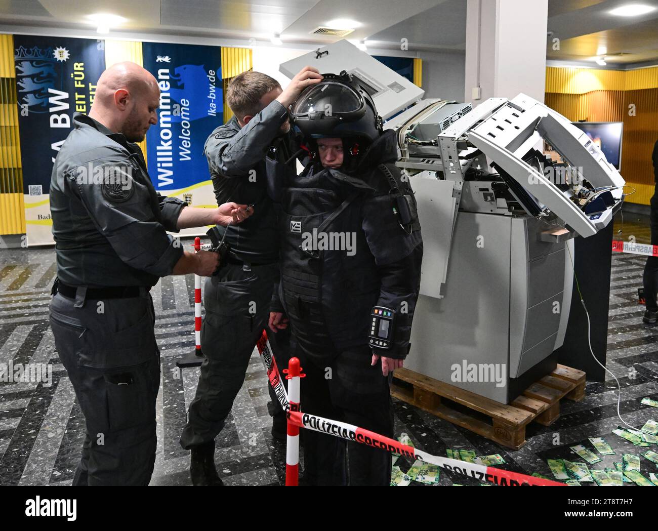 Operation. One Defuser Stuttgart, Germany. 21st Nov, 2023. A defuser of explosive devices from ...