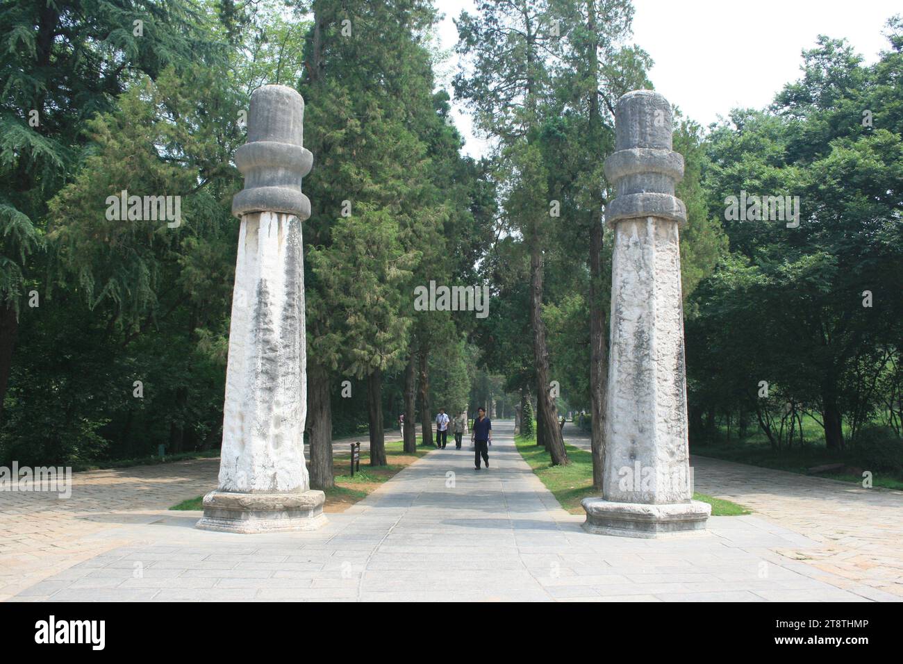 Ming Xiaoling (Emperor Hongwu Tomb) Sacred Avenue, Burial site of Ming Hongwu (Zhu Yuanzhang, first Ming Emperor) and Sun Zhongshan (Sun Yat-sen), Nanjing, China Stock Photo