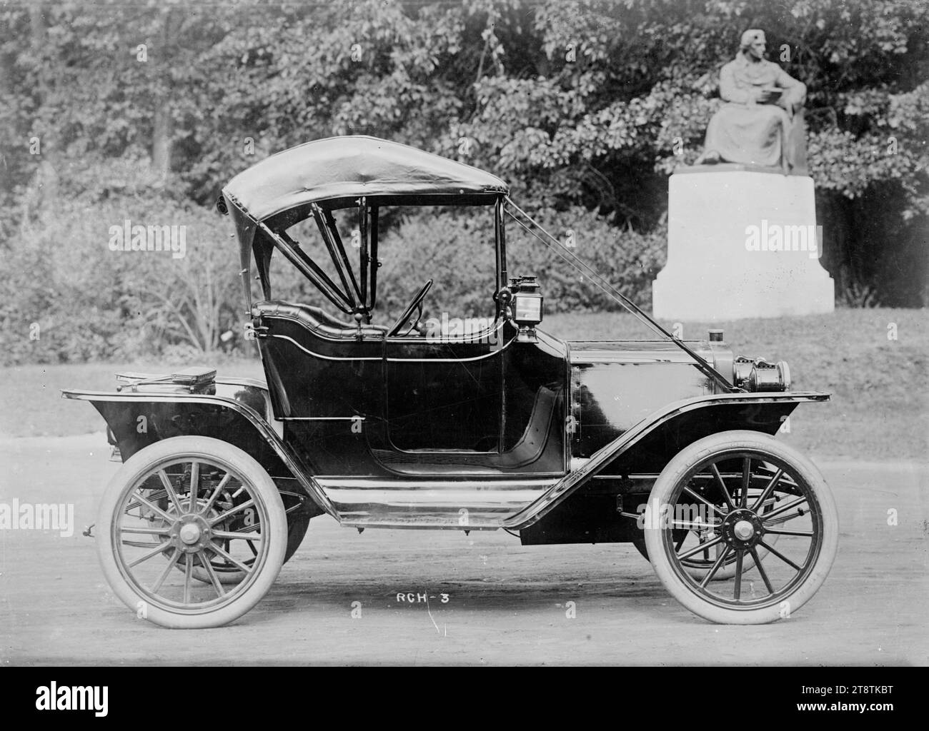 Large plinth black and white stock photos images alamy