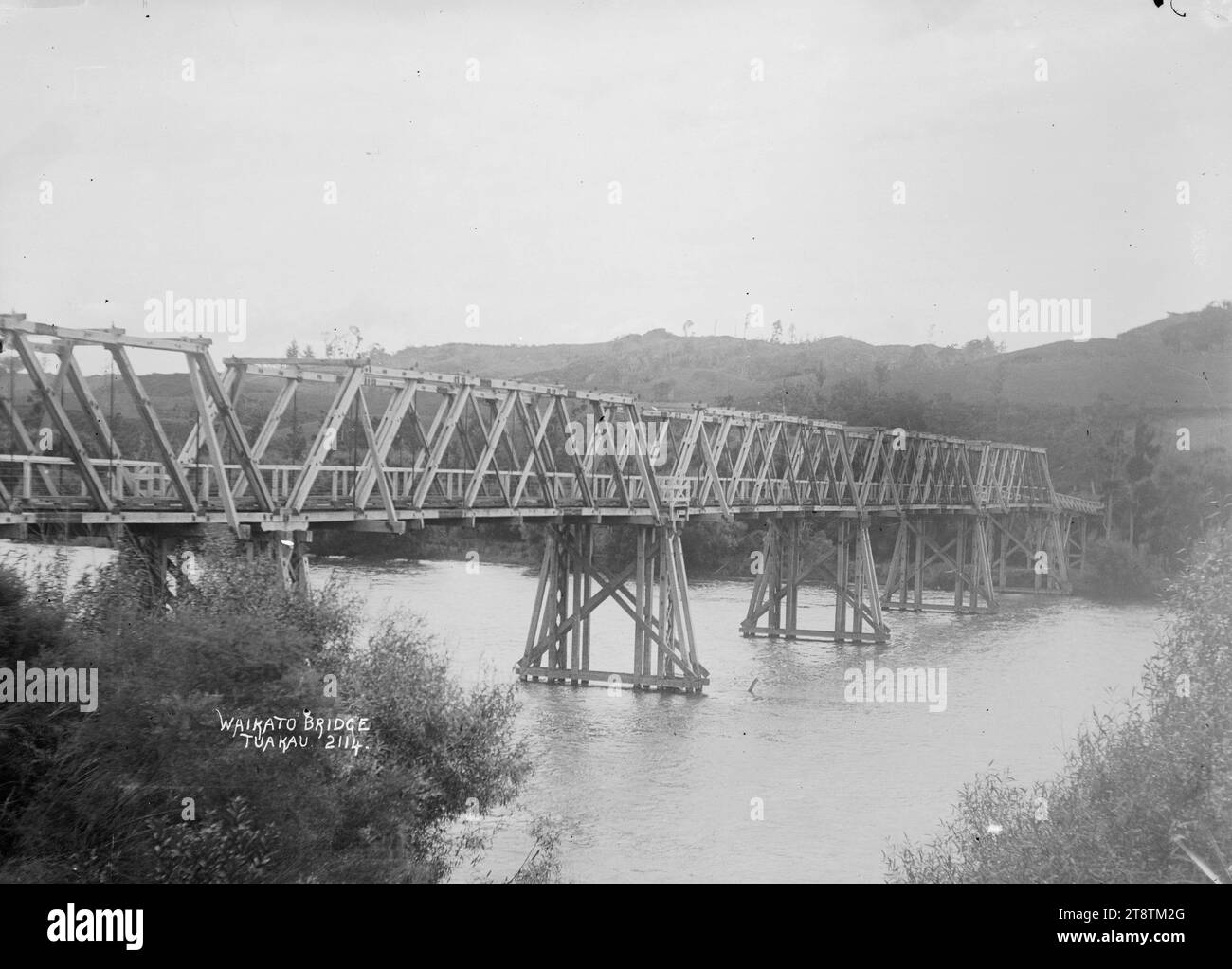 Bridge at Tuakau, Road bridge over the Waikato River. Photographed