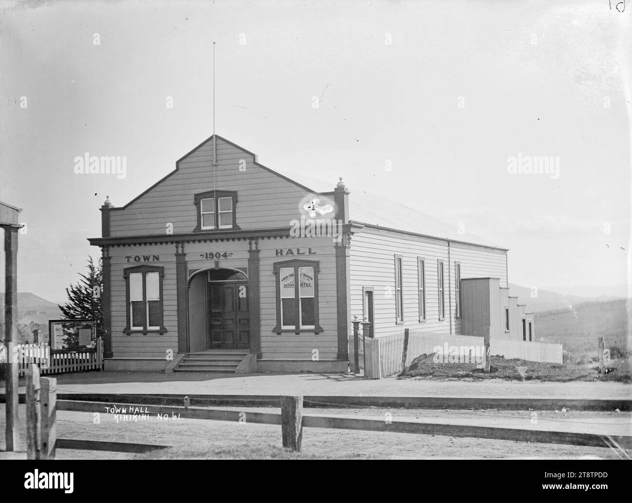 Town Hall at Kihikihi, circa 1912, Town Hall at Kihikihi, circa 1912
